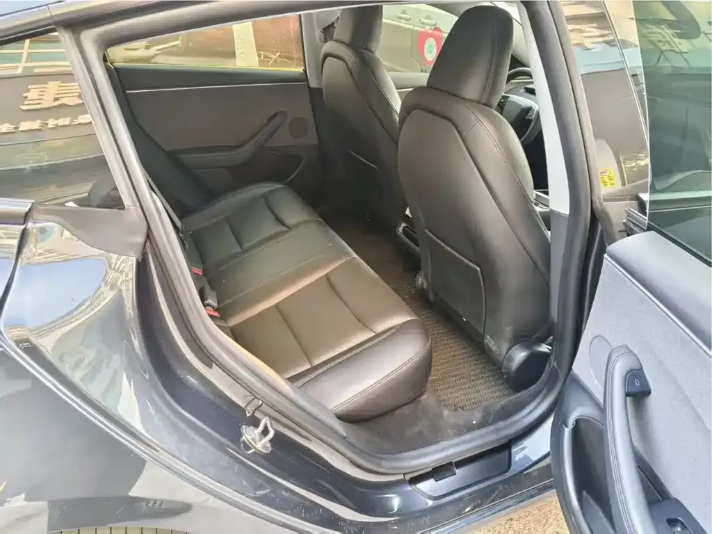Tesla Model 3 — фото 3