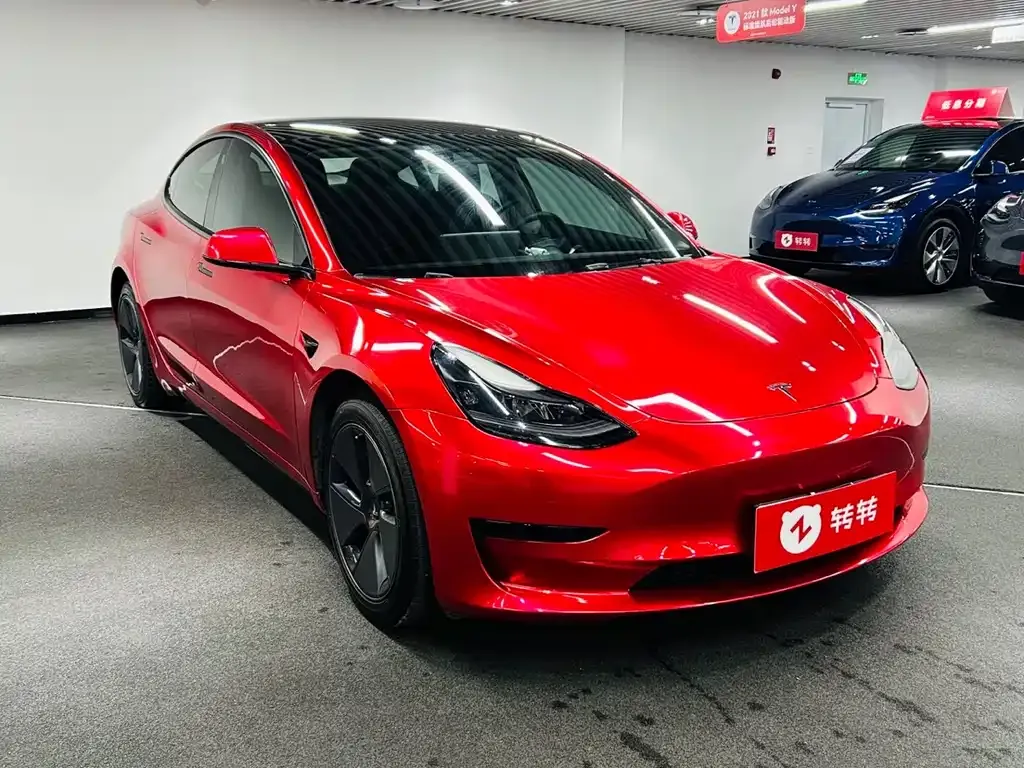 Tesla Model 3 — фото 9