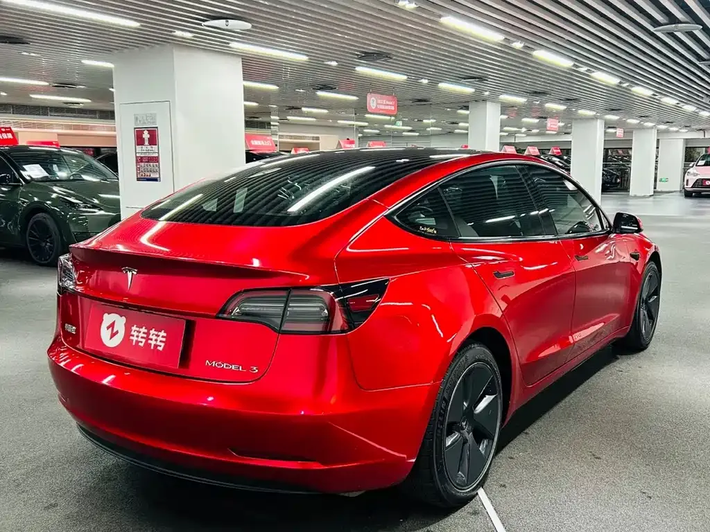 Tesla Model 3 — фото 10