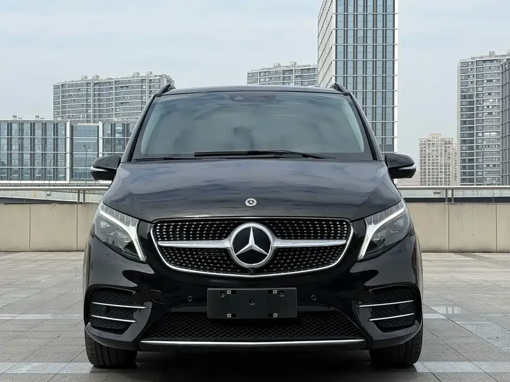 Mercedes-Benz V-Class — фото 1