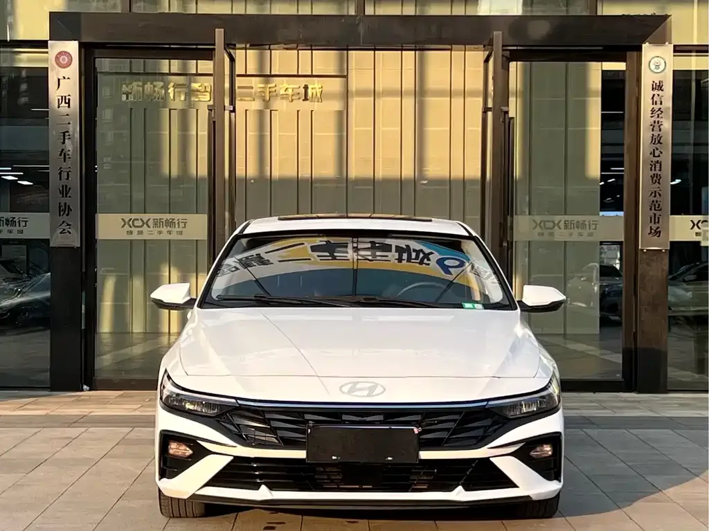 Hyundai Elantra — фото 5