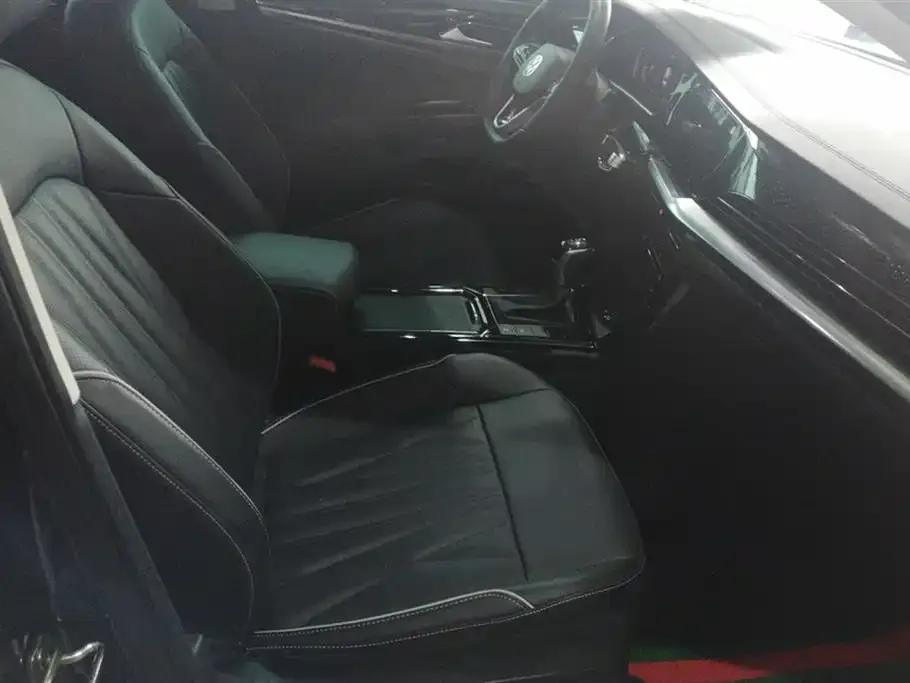 Volkswagen Passat — фото 5