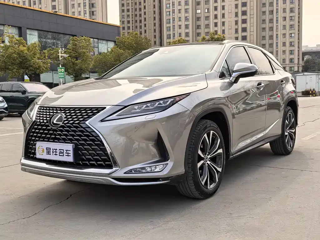 Lexus RX — фото 1