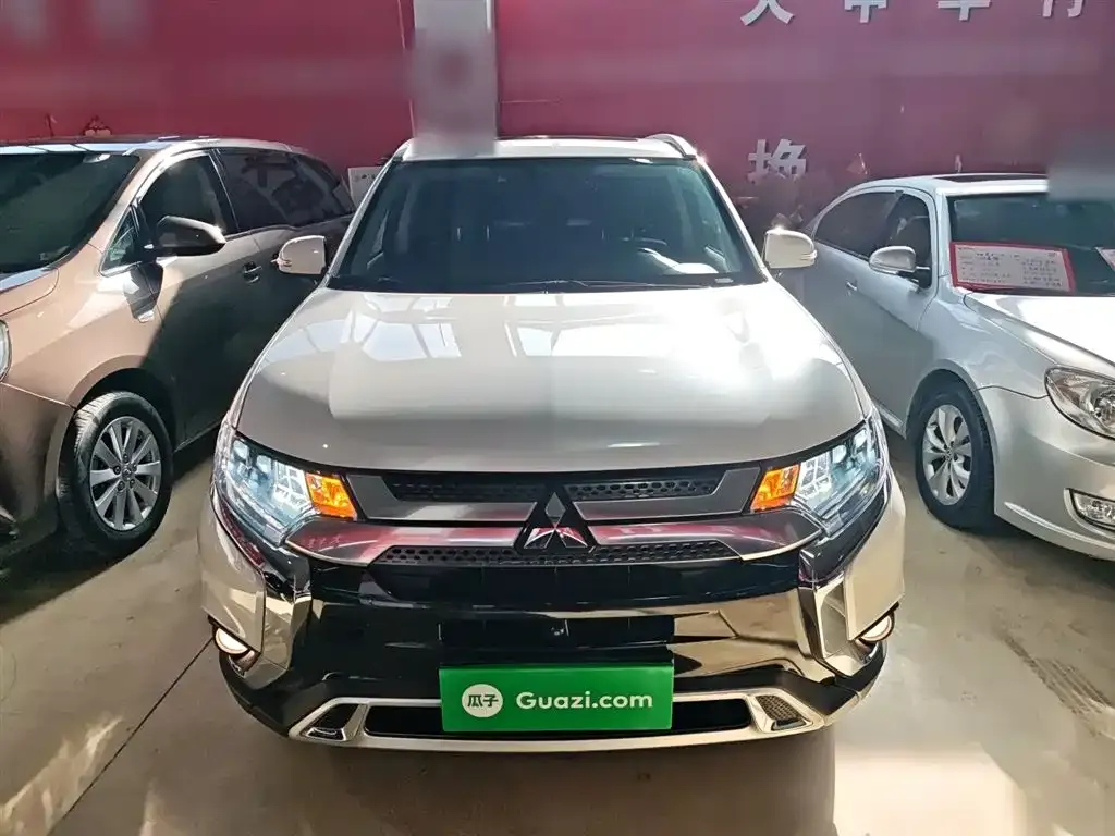 Mitsubishi Outlander — фото 3