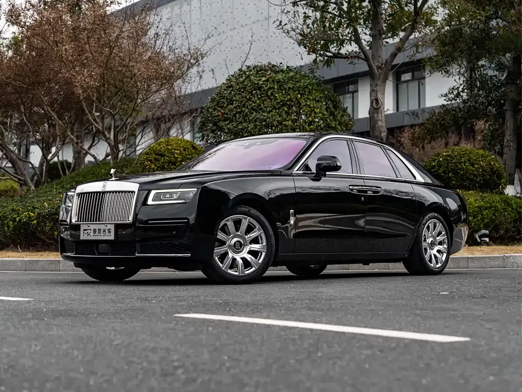 Rolls-Royce Ghost — фото 1