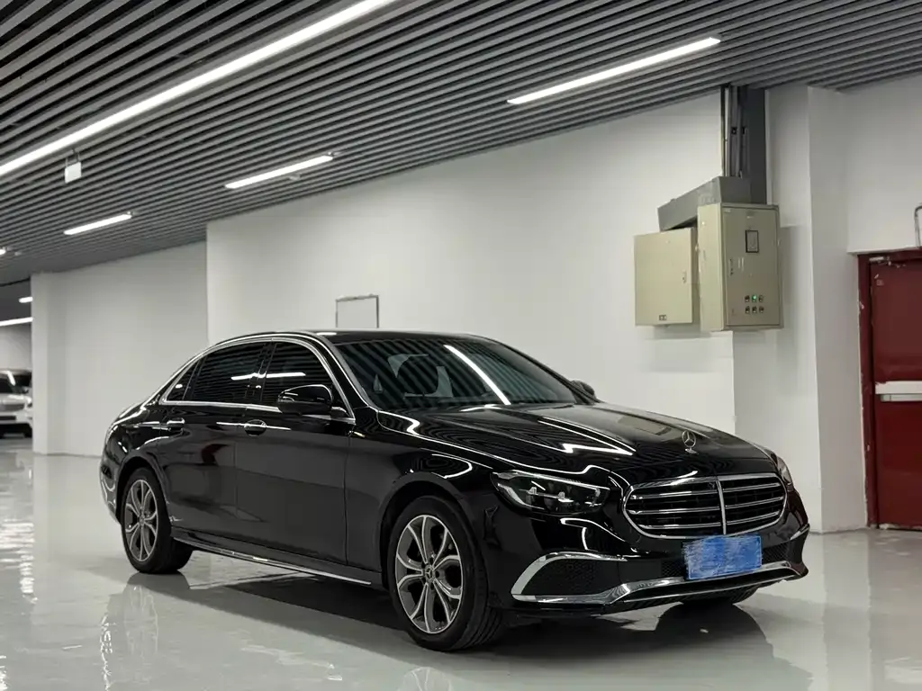 Mercedes-Benz E-Class — фото 4