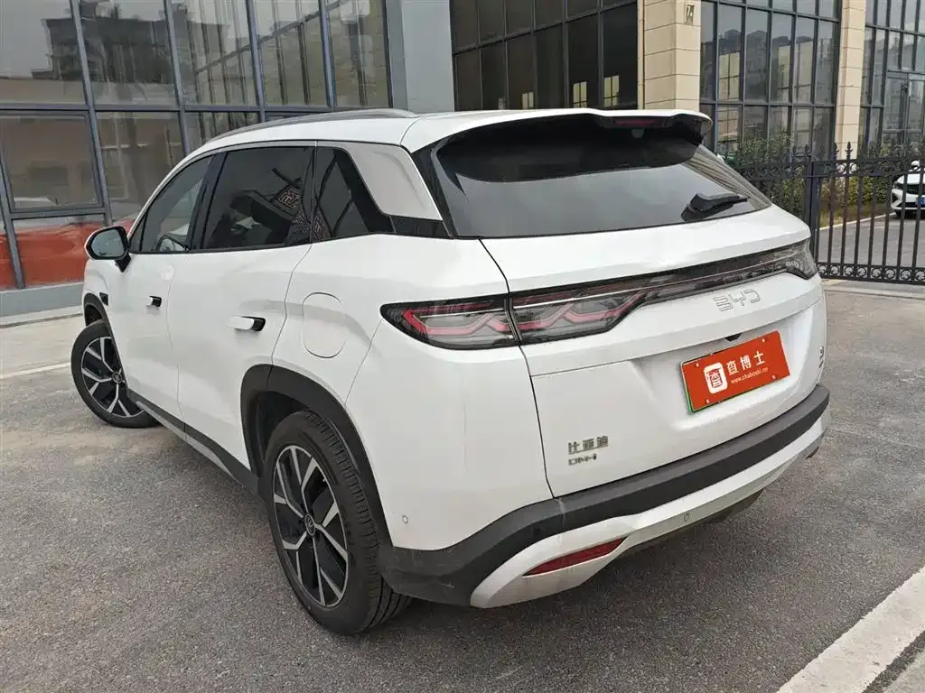 BYD L DM-i — фото 4