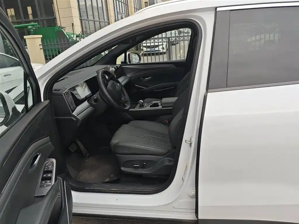 BYD L DM-i — фото 2