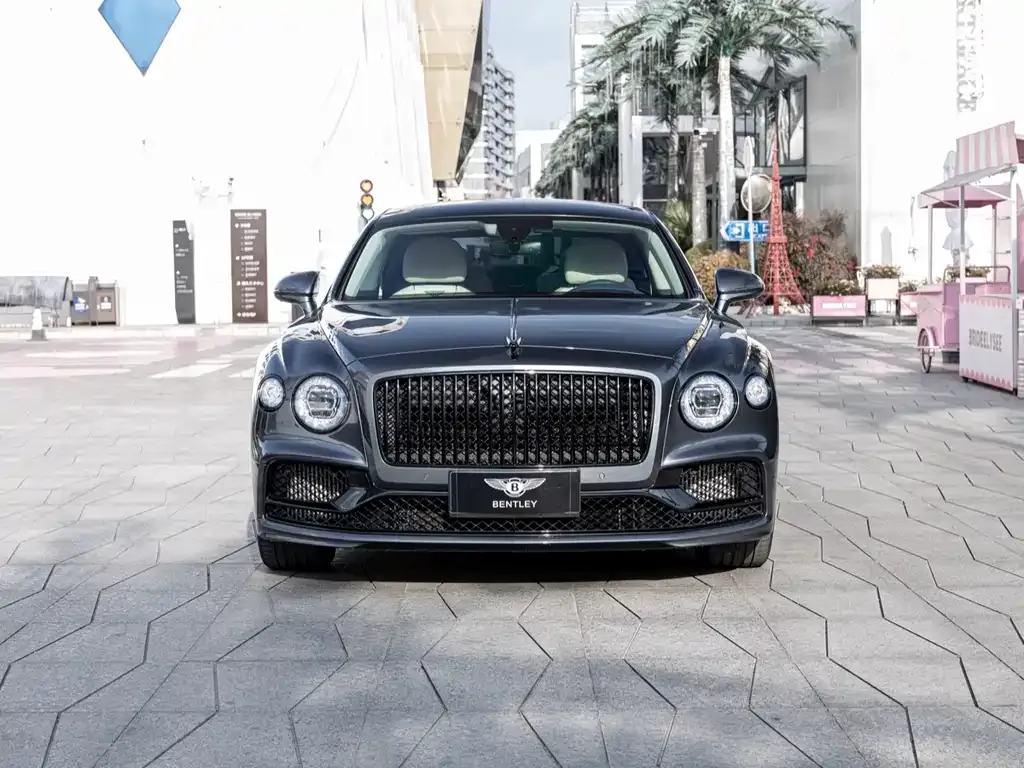 Bentley Flying Spur — фото 10