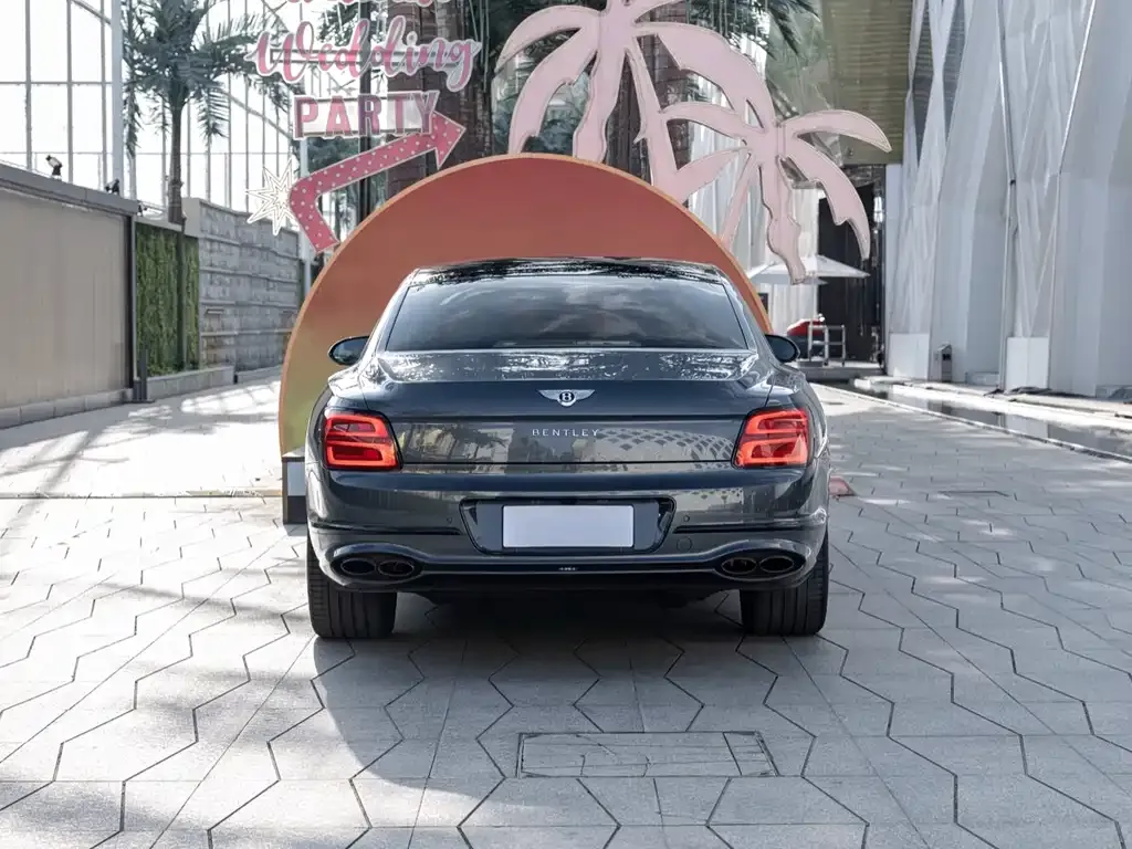 Bentley Flying Spur — фото 6
