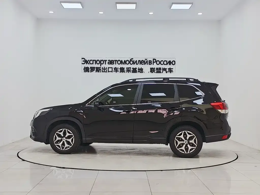 Subaru Forester — фото 4
