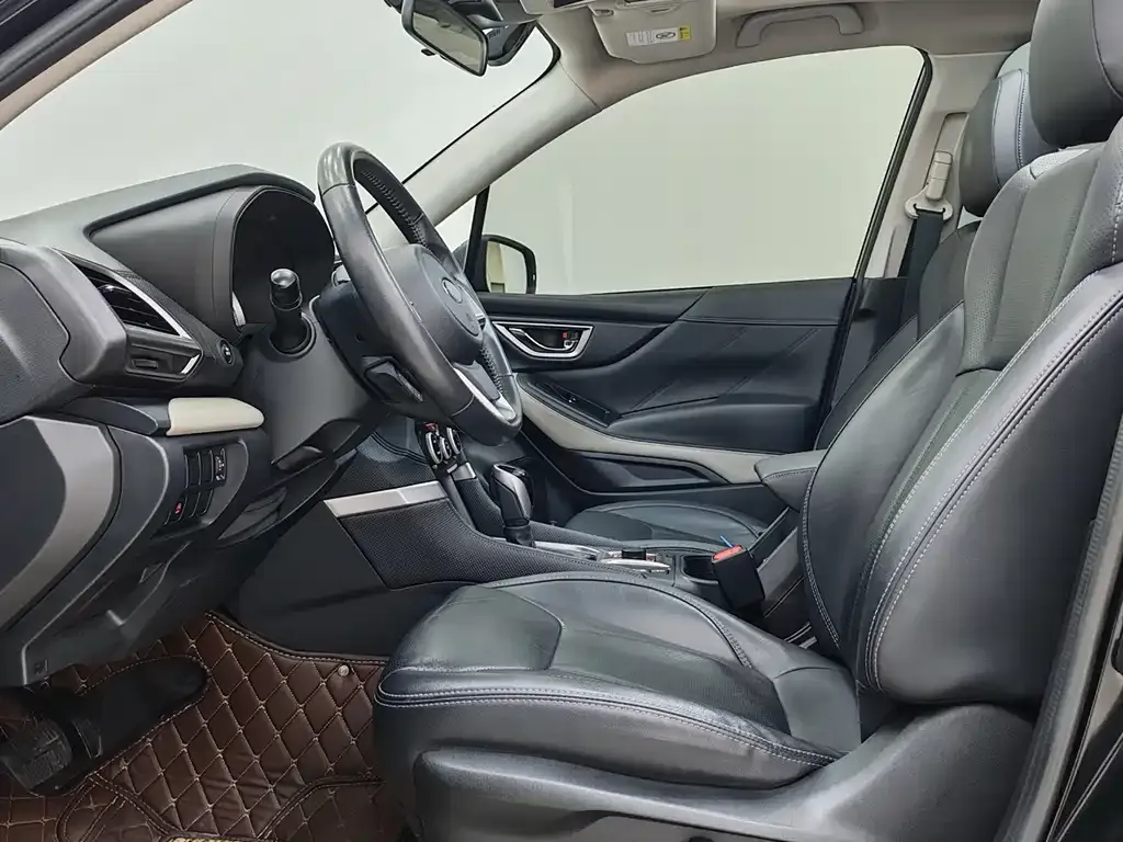 Subaru Forester — фото 5