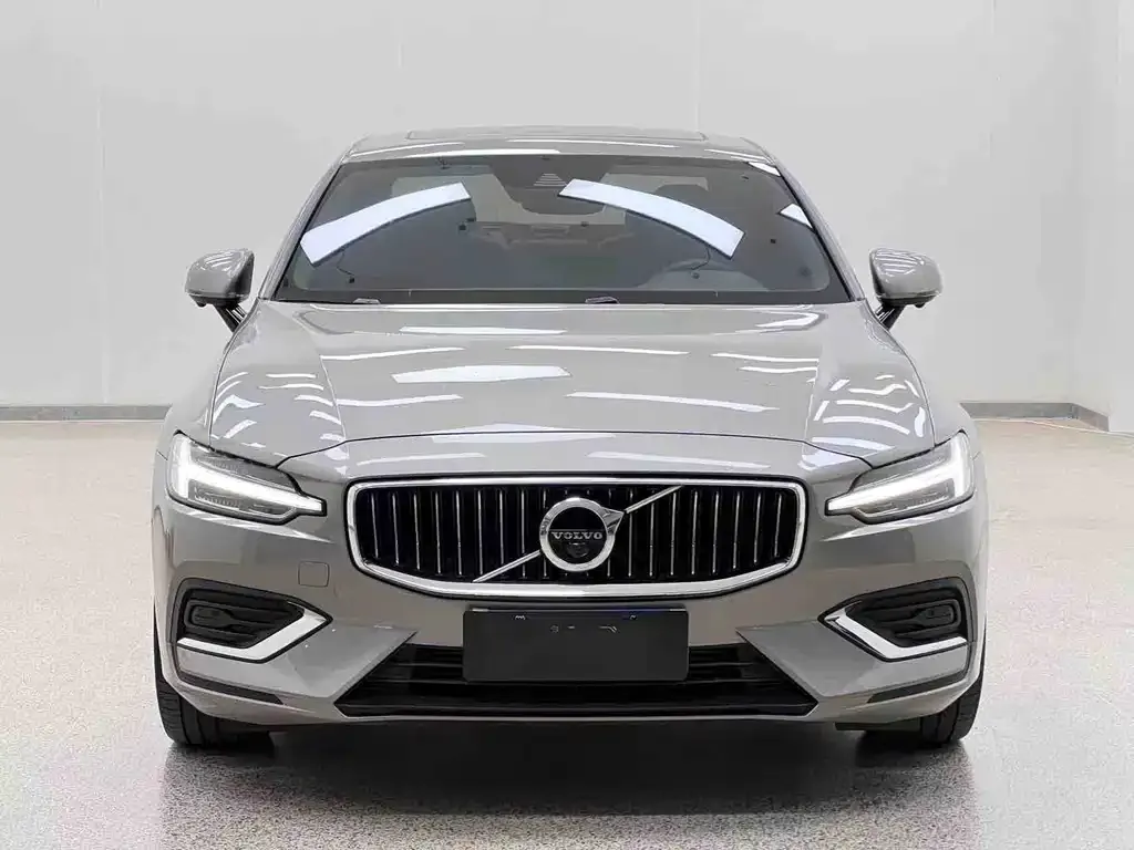 Volvo S60 — фото 6