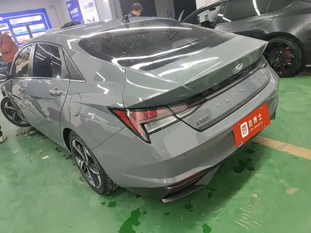 Hyundai Elantra — фото 2