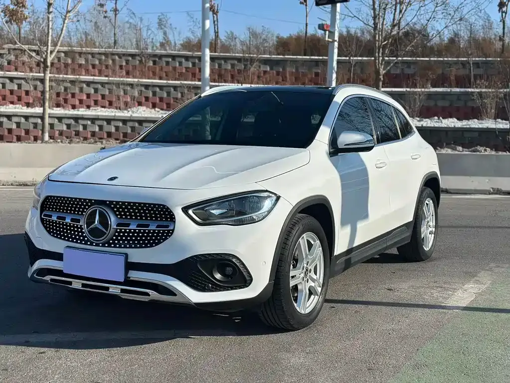 Mercedes-Benz GLA — фото 1
