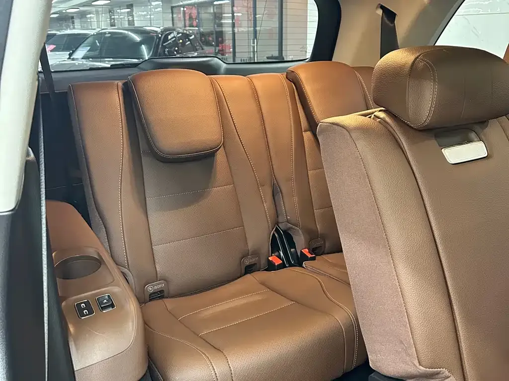 Mercedes-Benz GLS — фото 9