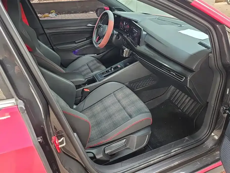 Volkswagen Golf GTI — фото 4