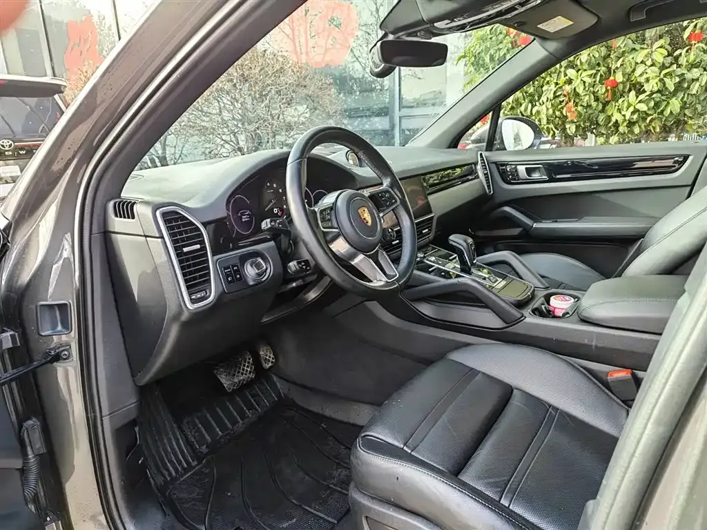 Porsche Cayenne Hybrid — фото 4
