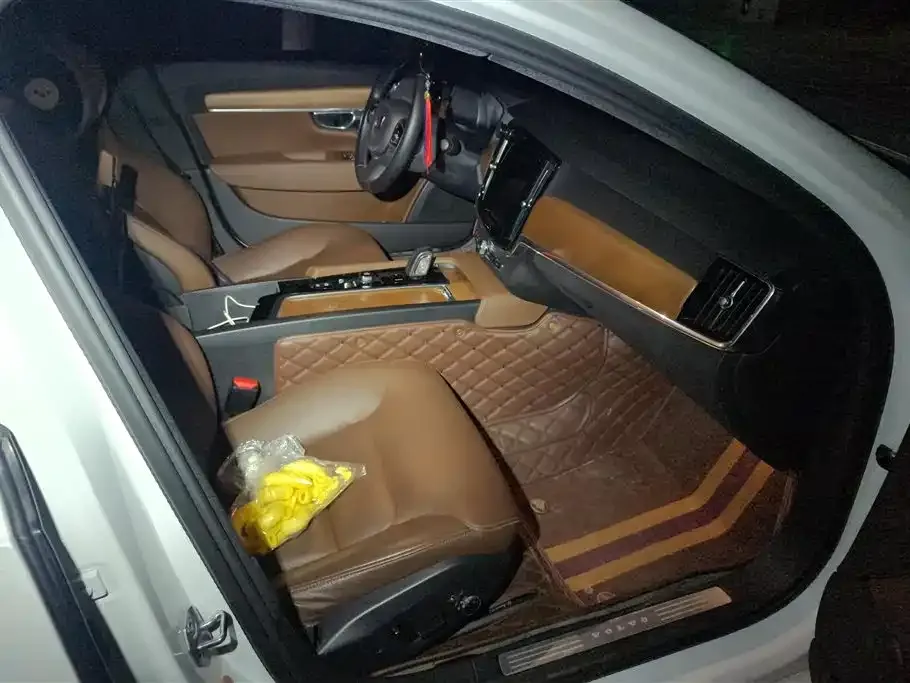 Volvo S90 — фото 10
