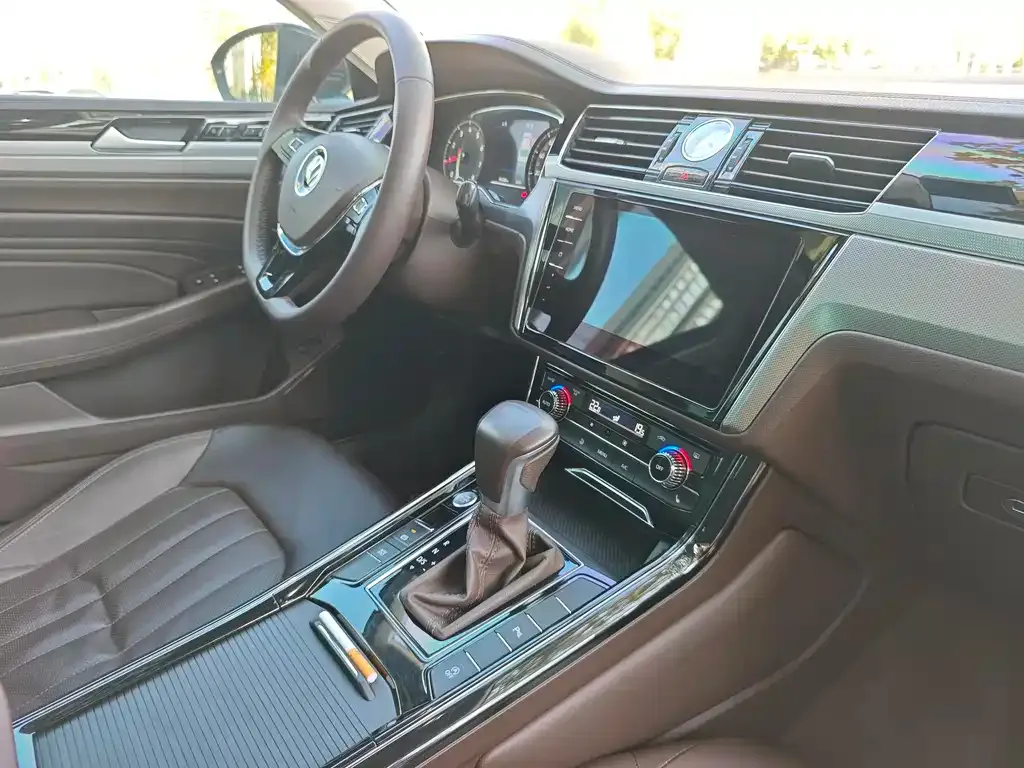 Volkswagen Phideon — фото 5