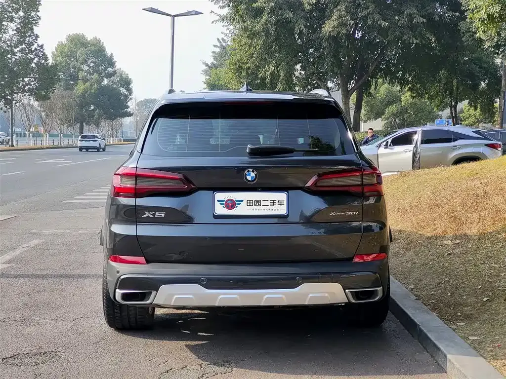 BMW X5 (Import) — фото 3