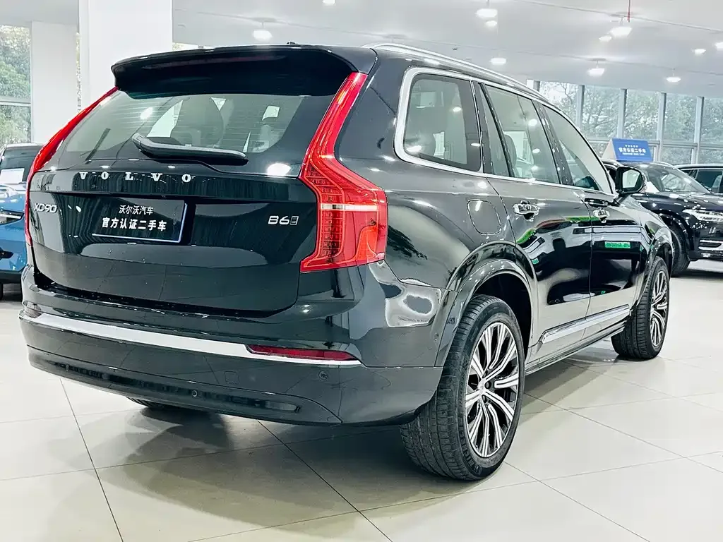 Volvo XC90 — фото 5