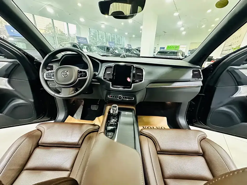 Volvo XC90 — фото 4