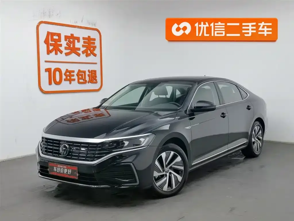 Volkswagen Passat New Energy — фото 1