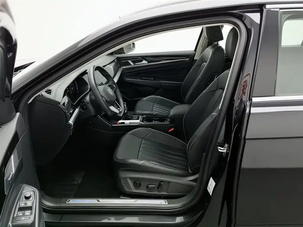 Volkswagen Passat New Energy — фото 5