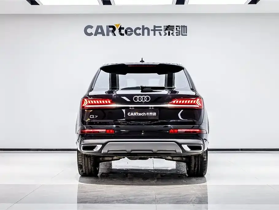 Audi Q7 — фото 7