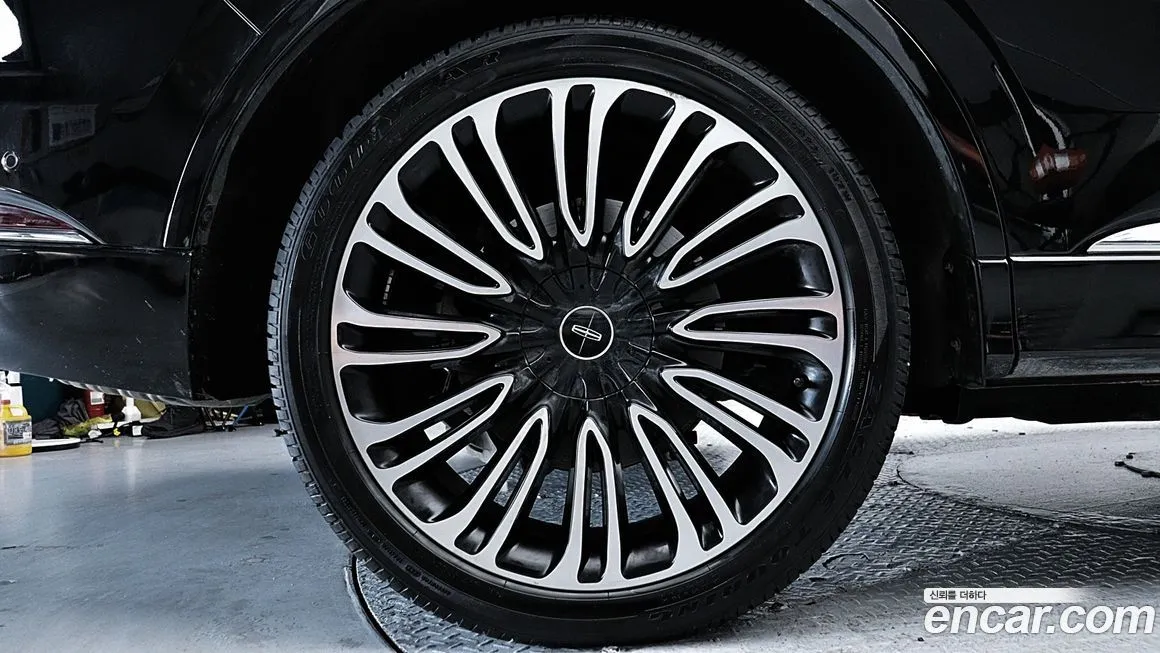 Lincoln Aviator — фото 8