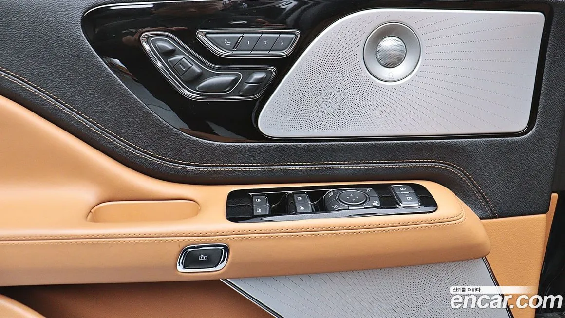 Lincoln Aviator — фото 9