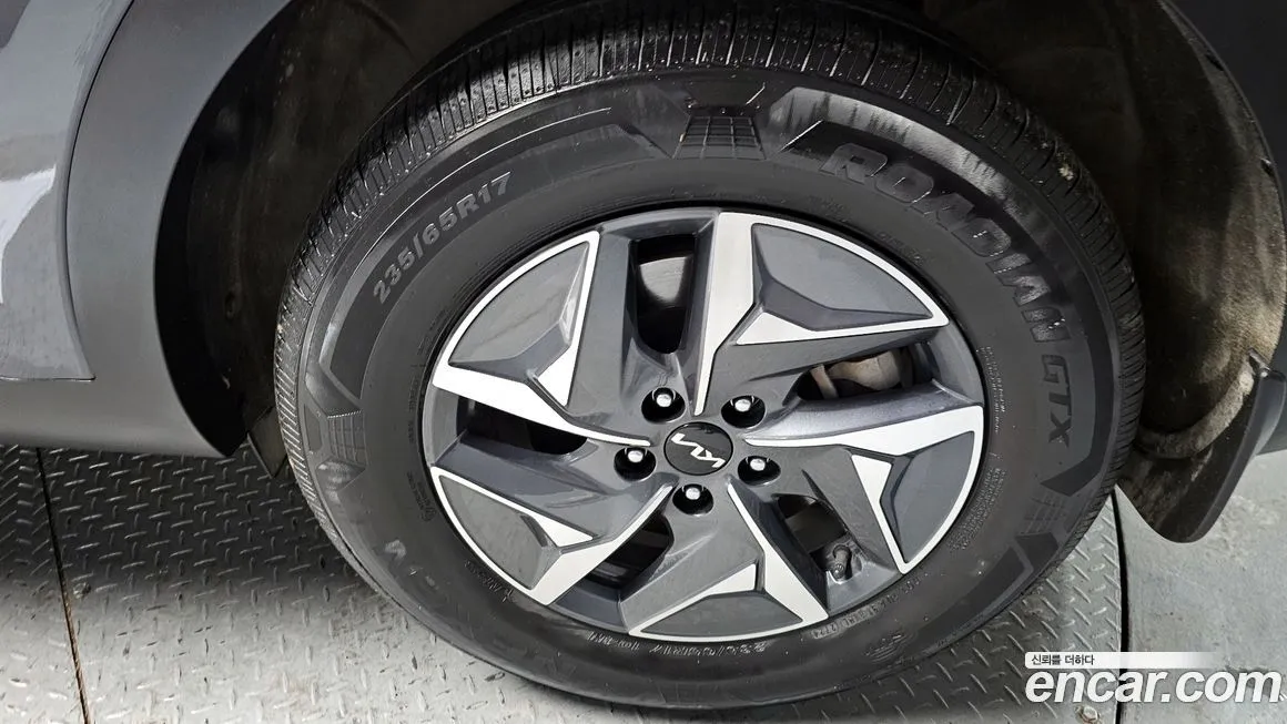Kia Sorento — фото 8