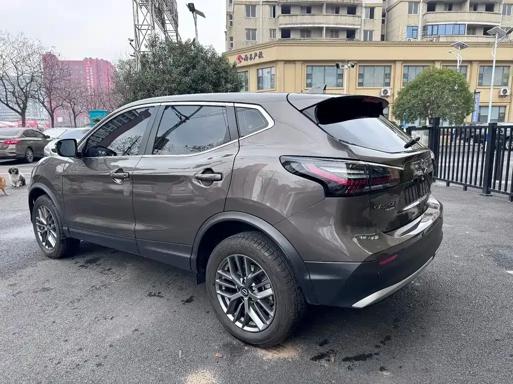 Nissan Qashqai — фото 10