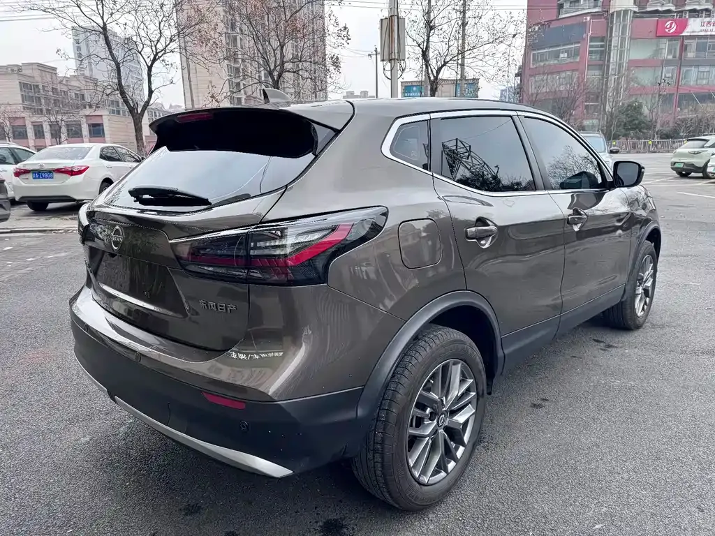 Nissan Qashqai — фото 9