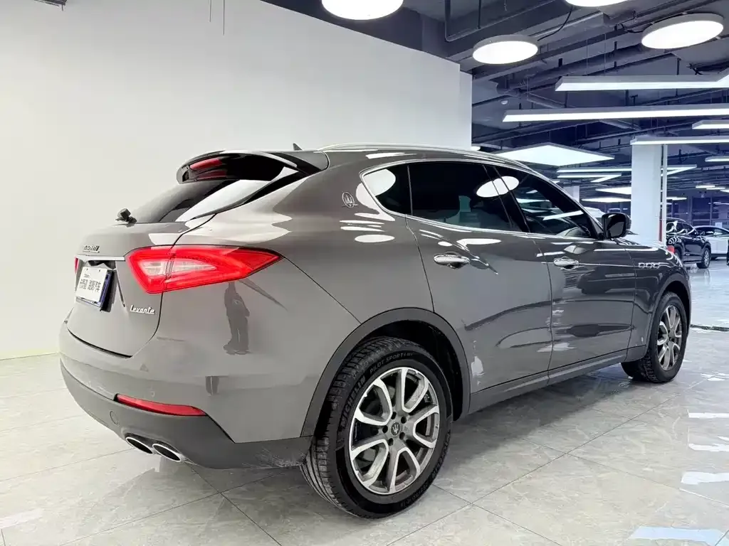 Maserati Levante — фото 8