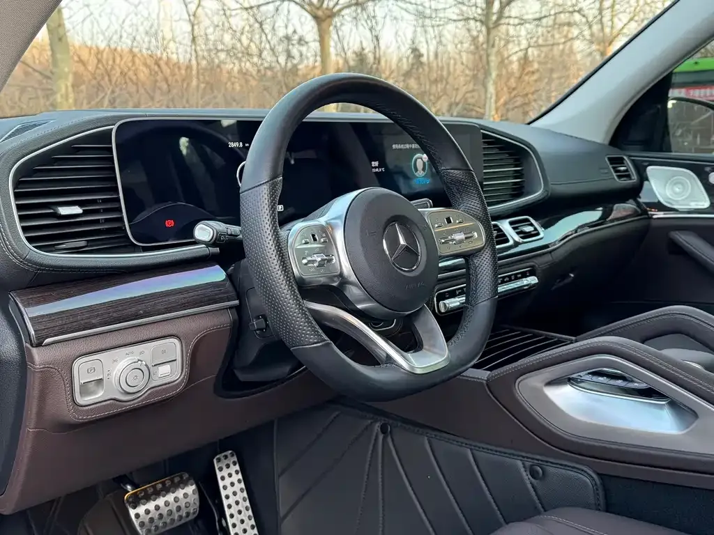 Mercedes-Benz GLS — фото 10