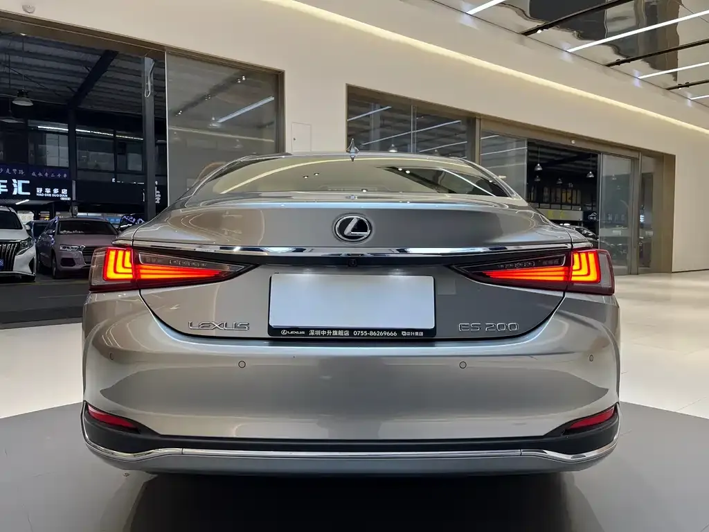 Lexus ES — фото 5