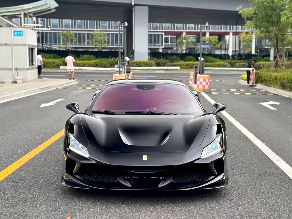 Ferrari F8 — фото 1