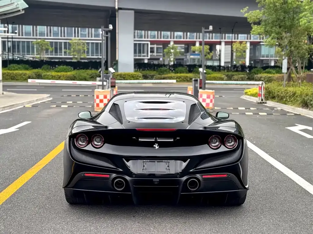 Ferrari F8 — фото 8