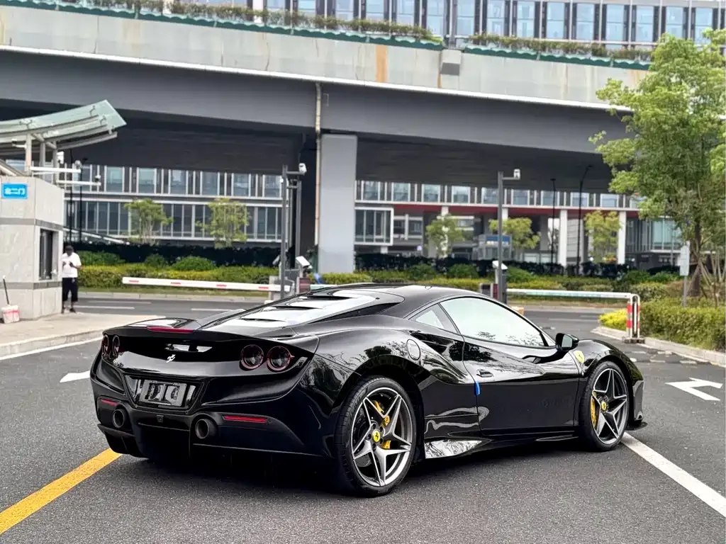 Ferrari F8 — фото 3