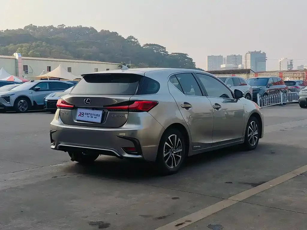 Lexus CT — фото 5