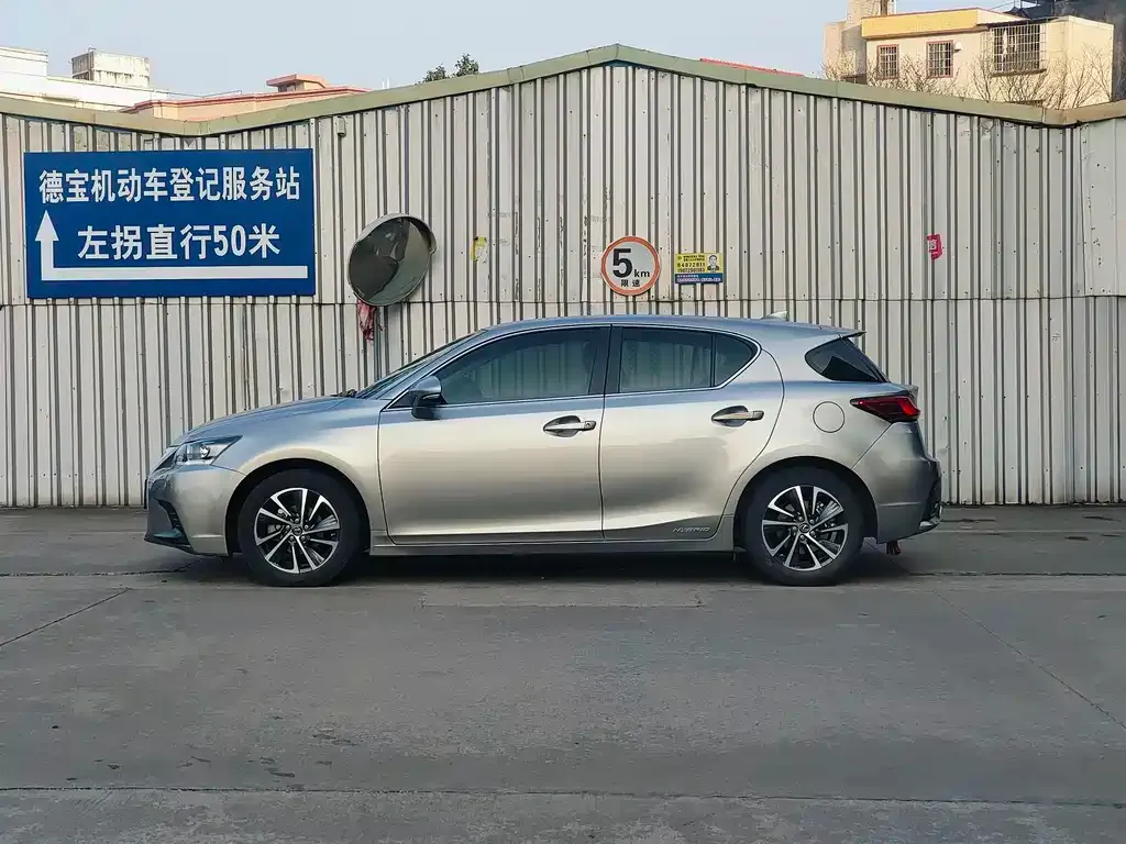 Lexus CT — фото 7