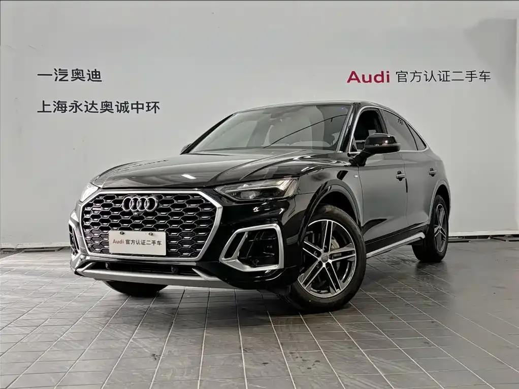 Audi Q5L Sportback — фото 1