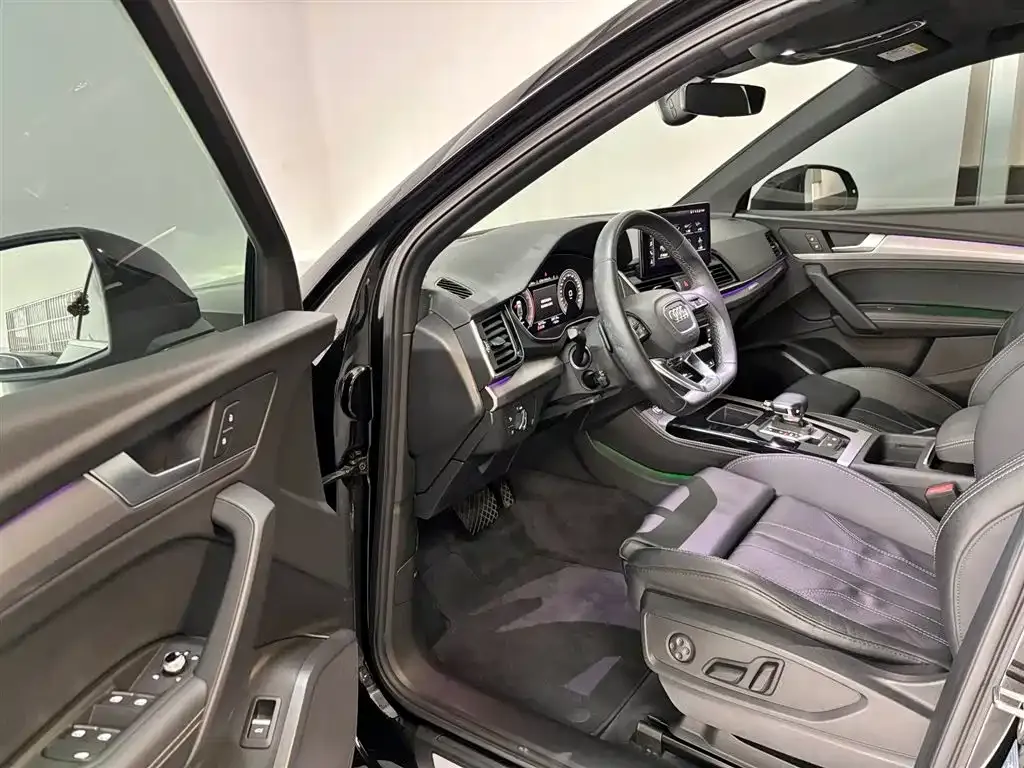 Audi Q5L Sportback — фото 10