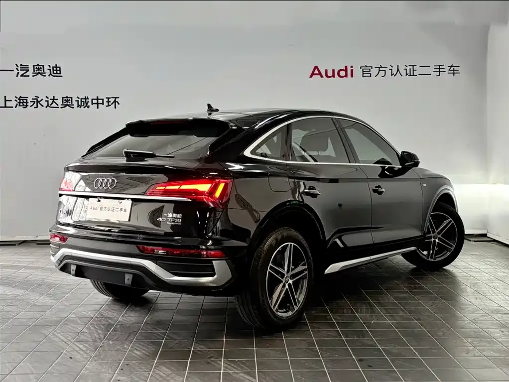 Audi Q5L Sportback — фото 7