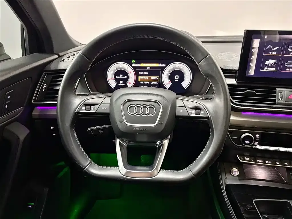 Audi Q5L Sportback — фото 9