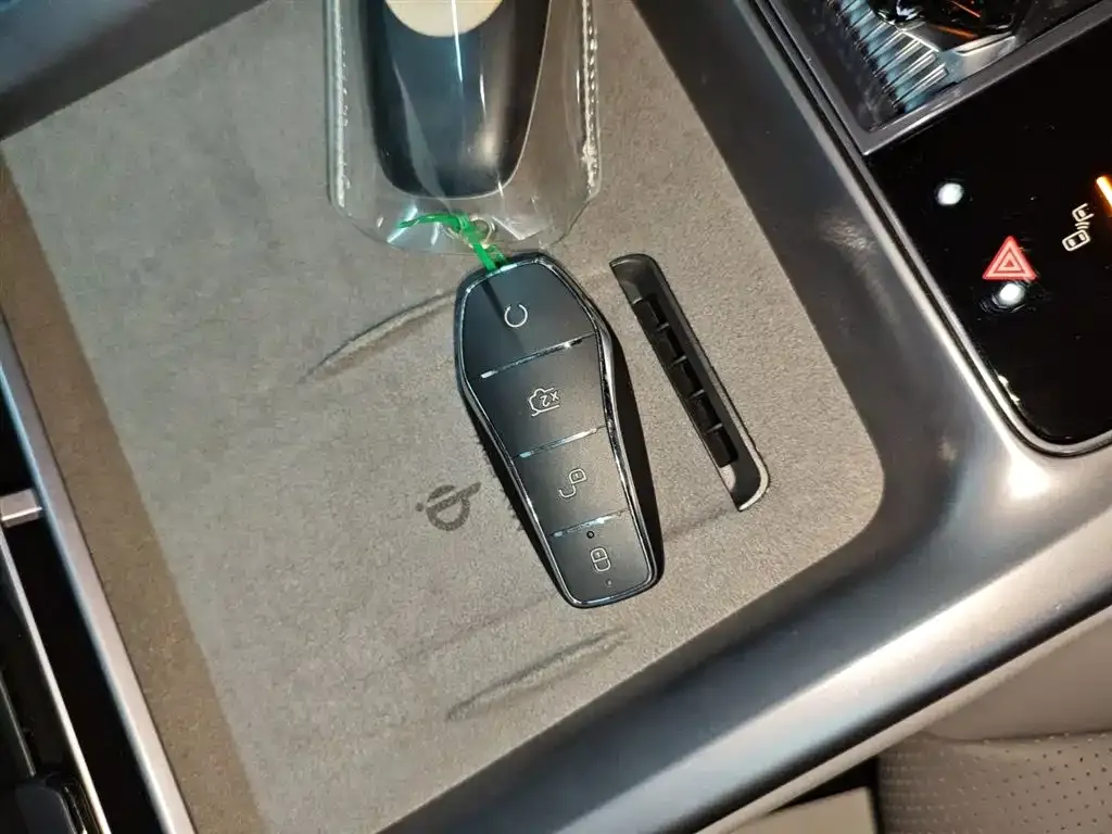 BYD Seal — фото 7