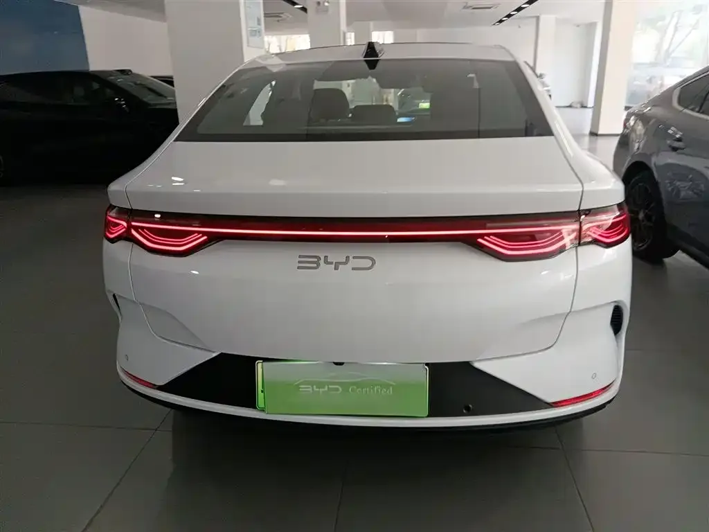 BYD Qin L — фото 2