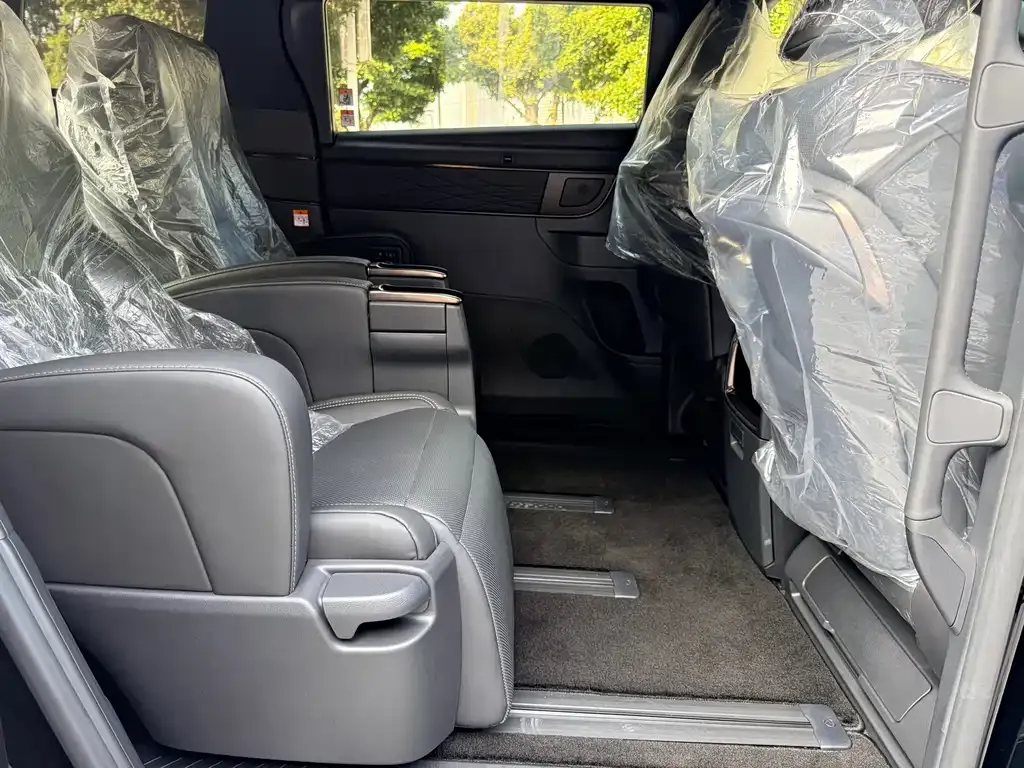 Toyota Alphard — фото 3